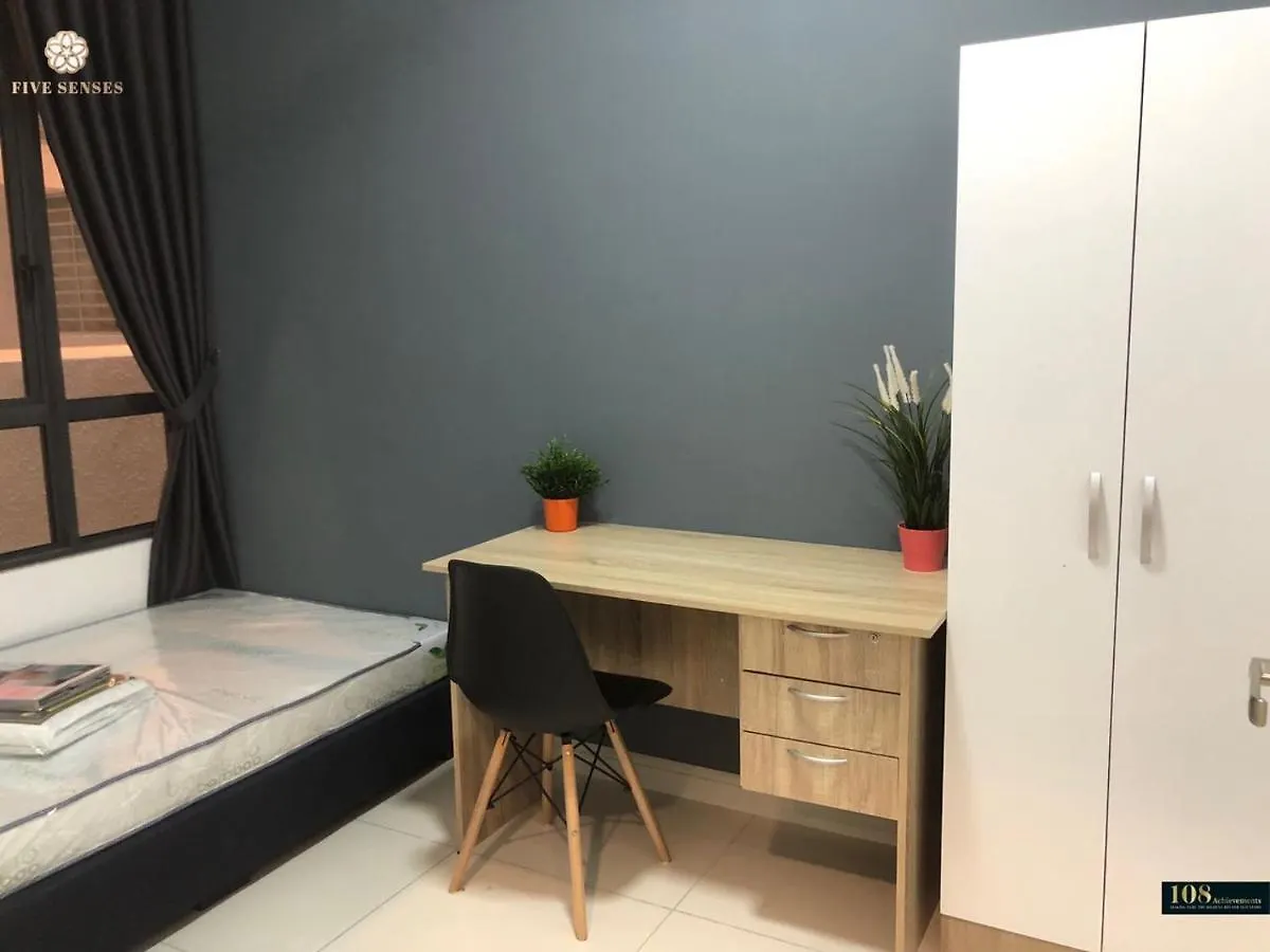 Homestay Riana South Condominium